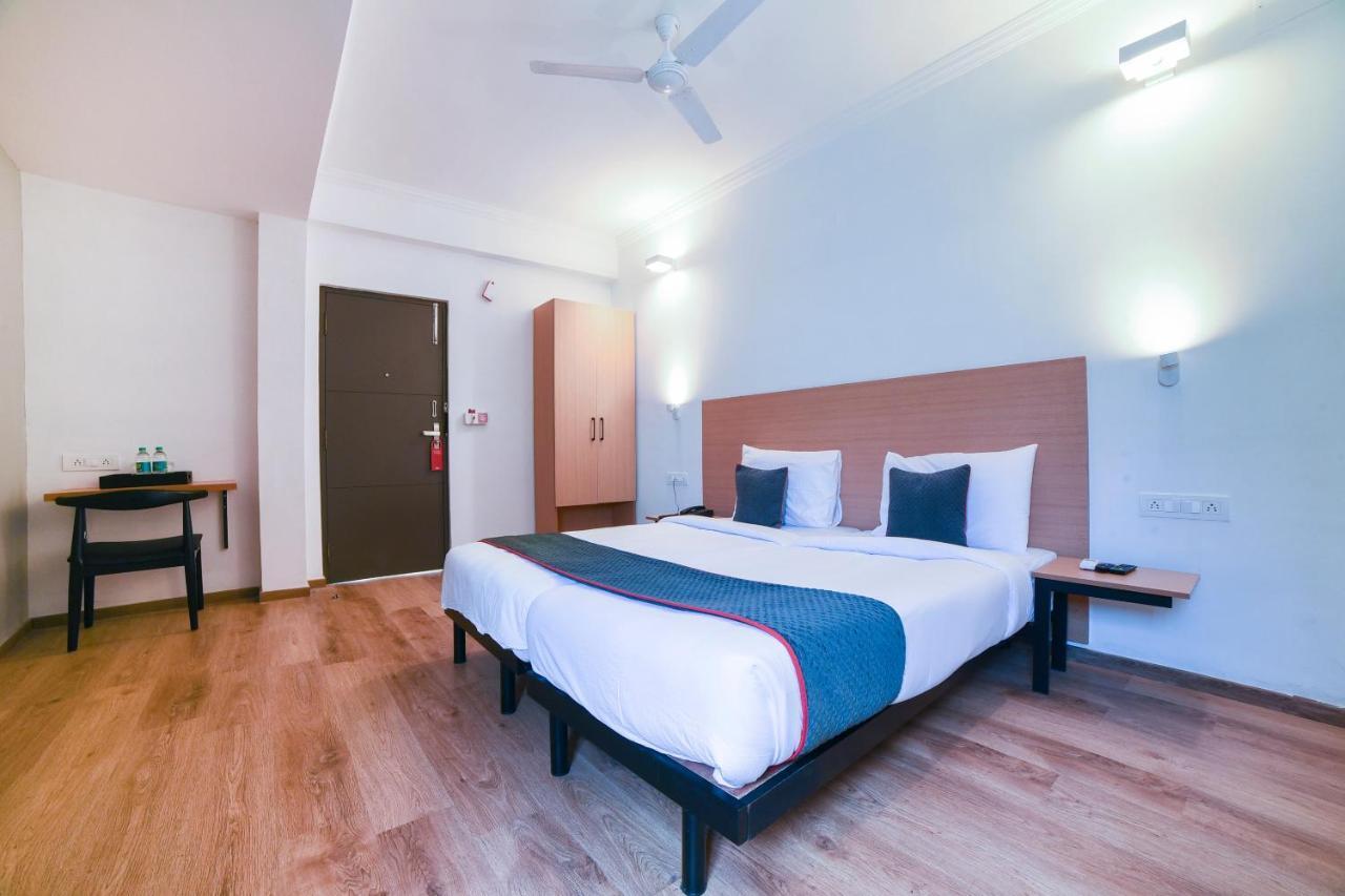 Hotel Collection O Vadapalani Chennai Esterno foto