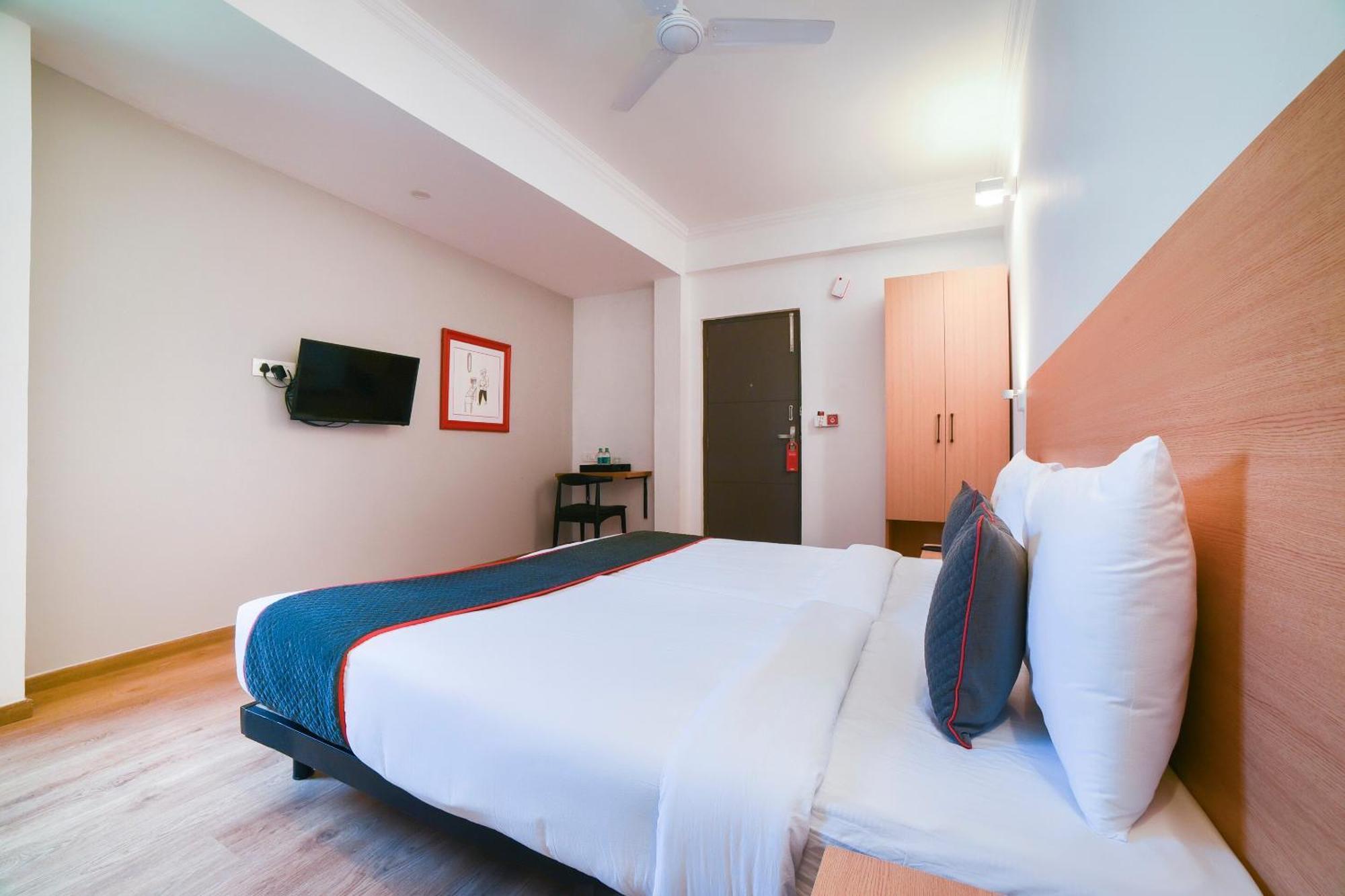 Hotel Collection O Vadapalani Chennai Esterno foto