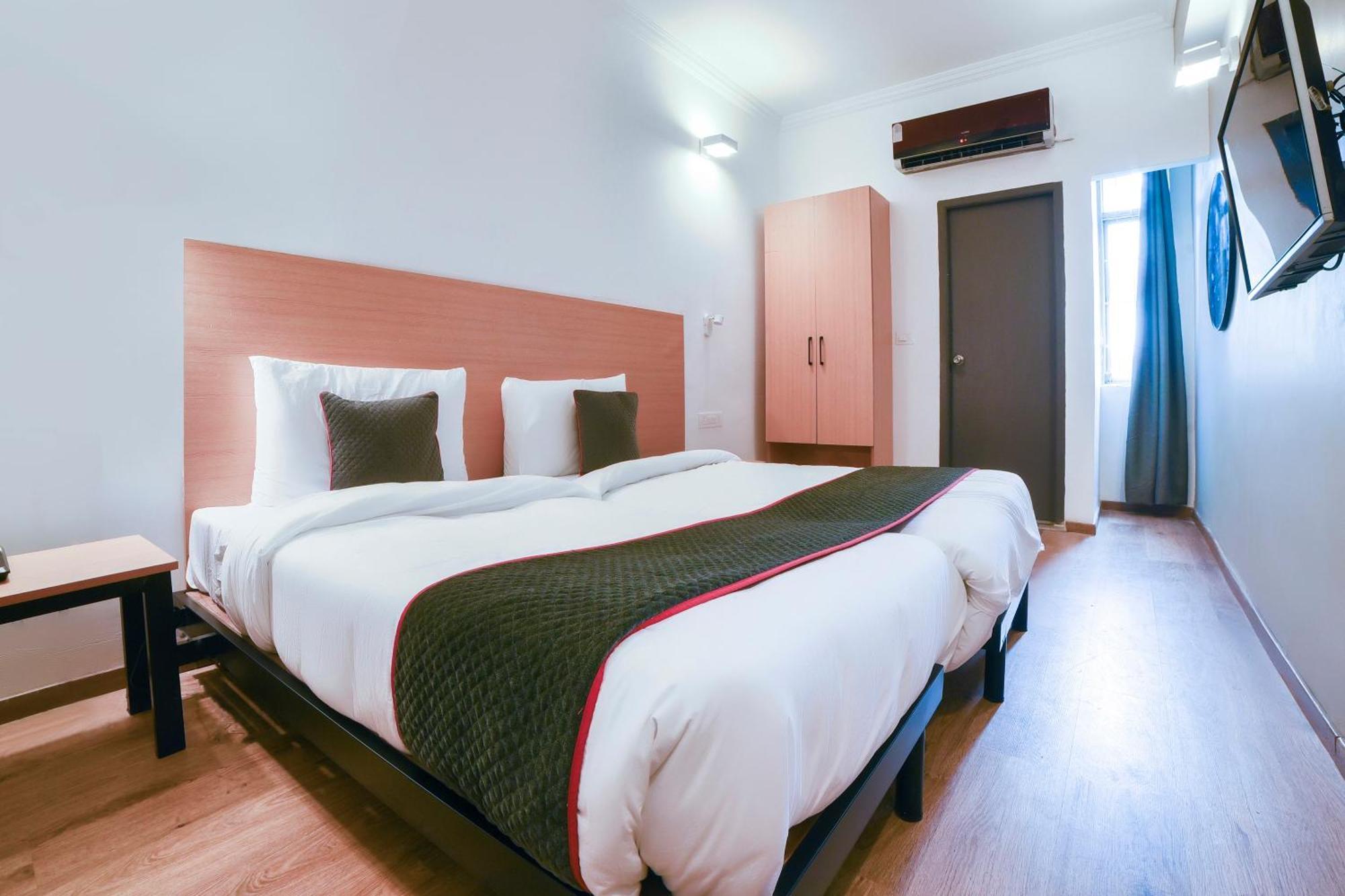 Hotel Collection O Vadapalani Chennai Esterno foto