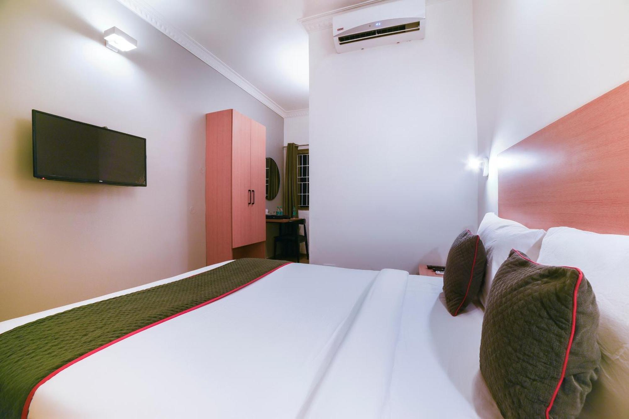 Hotel Collection O Vadapalani Chennai Esterno foto