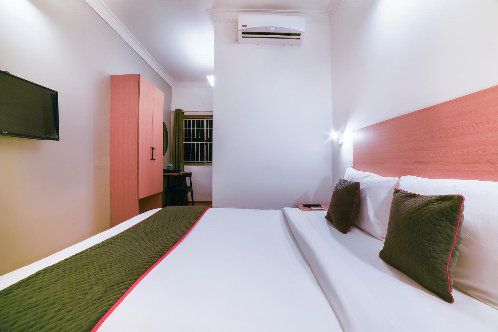 Hotel Collection O Vadapalani Chennai Esterno foto