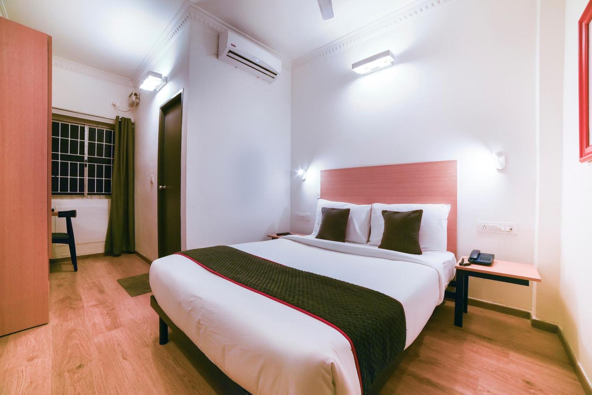 Hotel Collection O Vadapalani Chennai Esterno foto