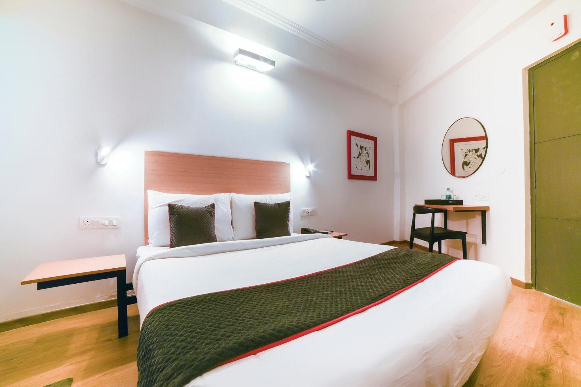 Hotel Collection O Vadapalani Chennai Esterno foto