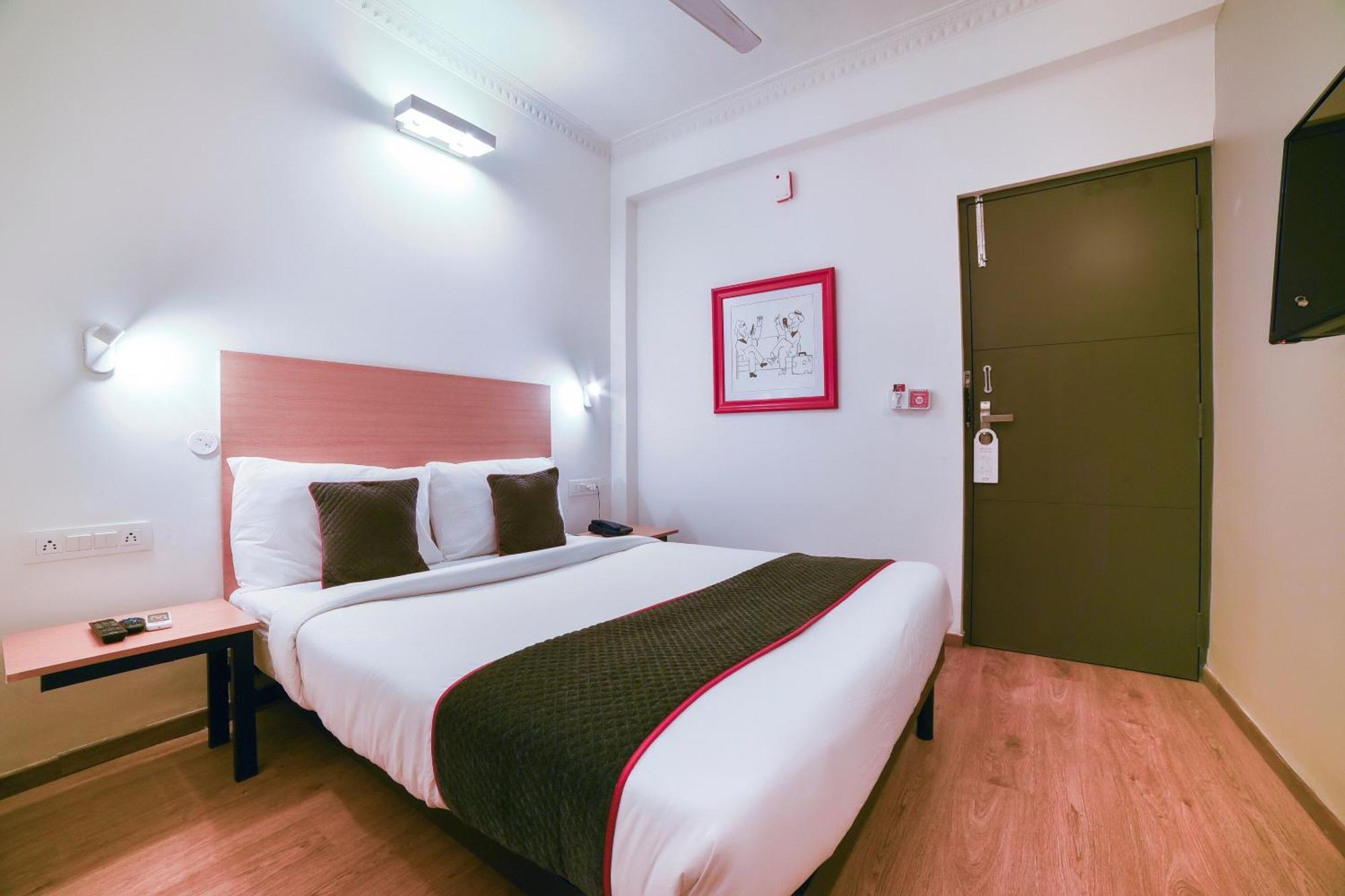 Hotel Collection O Vadapalani Chennai Esterno foto
